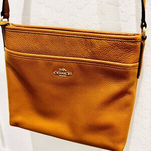 COACH CROSSBODY PURSE TAN LEATHER